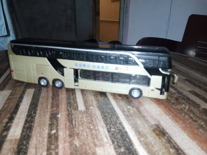 RC Bus 4