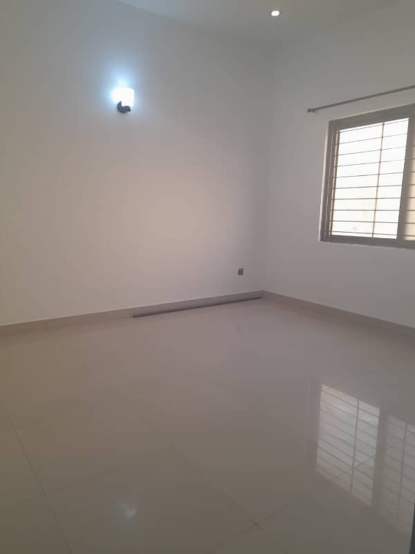 120 YARDS BUNGALOW FOR RENT DHA PHASE 8 3