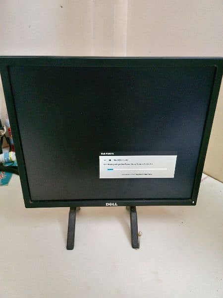 Dell 19inch led+lcd monitor with HDMI port 0