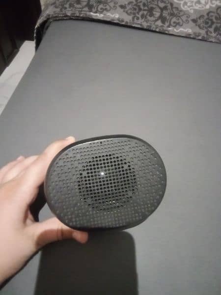 Bluetooth speaker 0