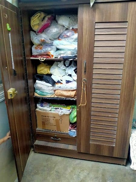 Double Door Wardrobe Almari Like New 3