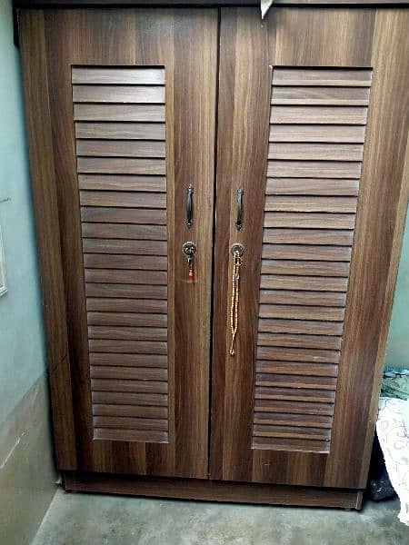 Double Door Wardrobe Almari Like New 5