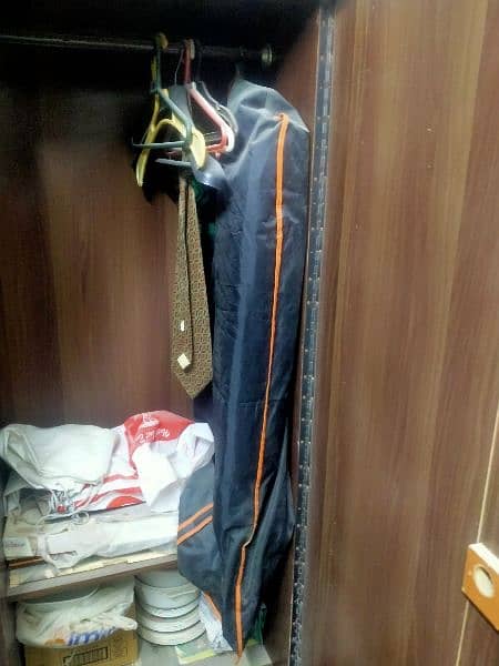 Double Door Wardrobe Almari Like New 8