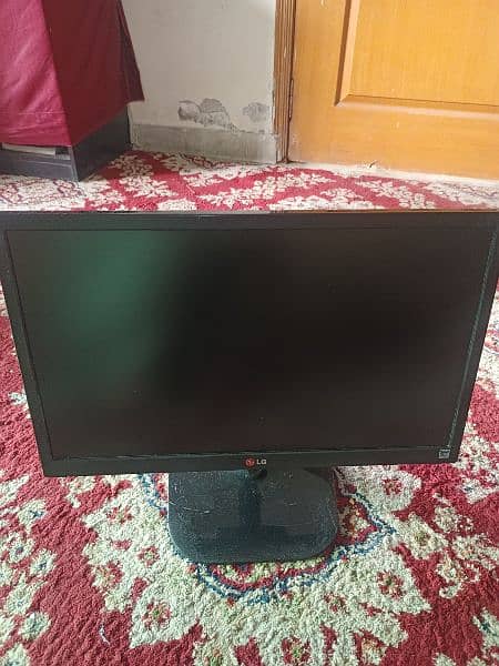 LG LED monitor 22inch 1