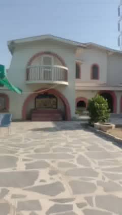 1000 Sq Yards Bungalow For Sale In DHA Ph-2