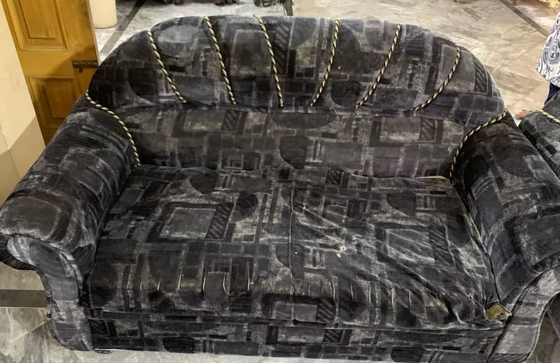 Sofa black colour 3+2+1 2