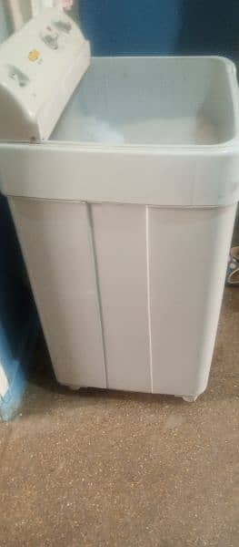 super asia washing machine in excellent condition 3