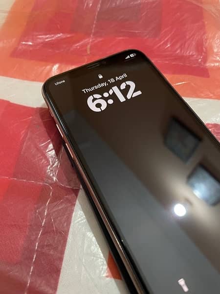 I phone 11 pro 256gb Available ! With complete Box  ! PTA Approved 4