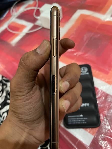 I phone 11 pro 256gb Available ! With complete Box  ! PTA Approved 5
