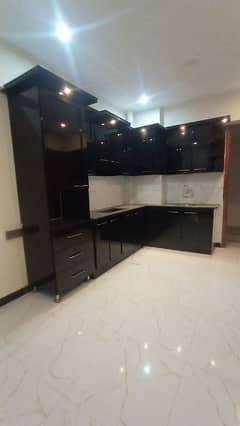 Sarah Grands 3 bed d. d Flat Available For Rent