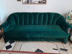 Brand new green velvet sofa, condition 10/10