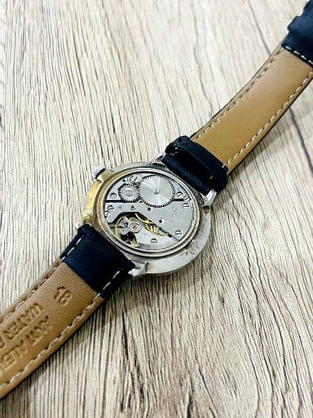 Rare and Collectable Vintage Patina Watch 3