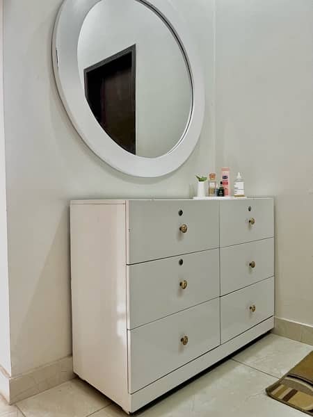 2 single Bed and Dressing Table with Mirror for Sale! 5