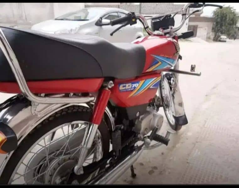 Honda CD 70 bike for urgent sale 7