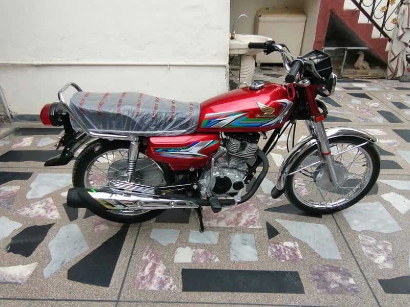 Honda CG125 22/23 Islamabad no 3 fgr lush condition 0