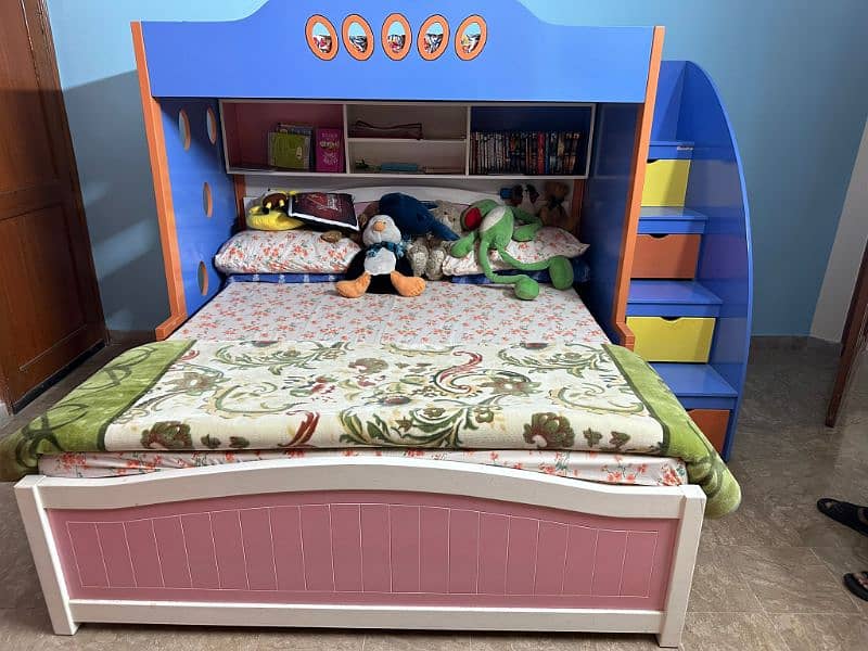 Bed set with one Double and one single bunkbed 0