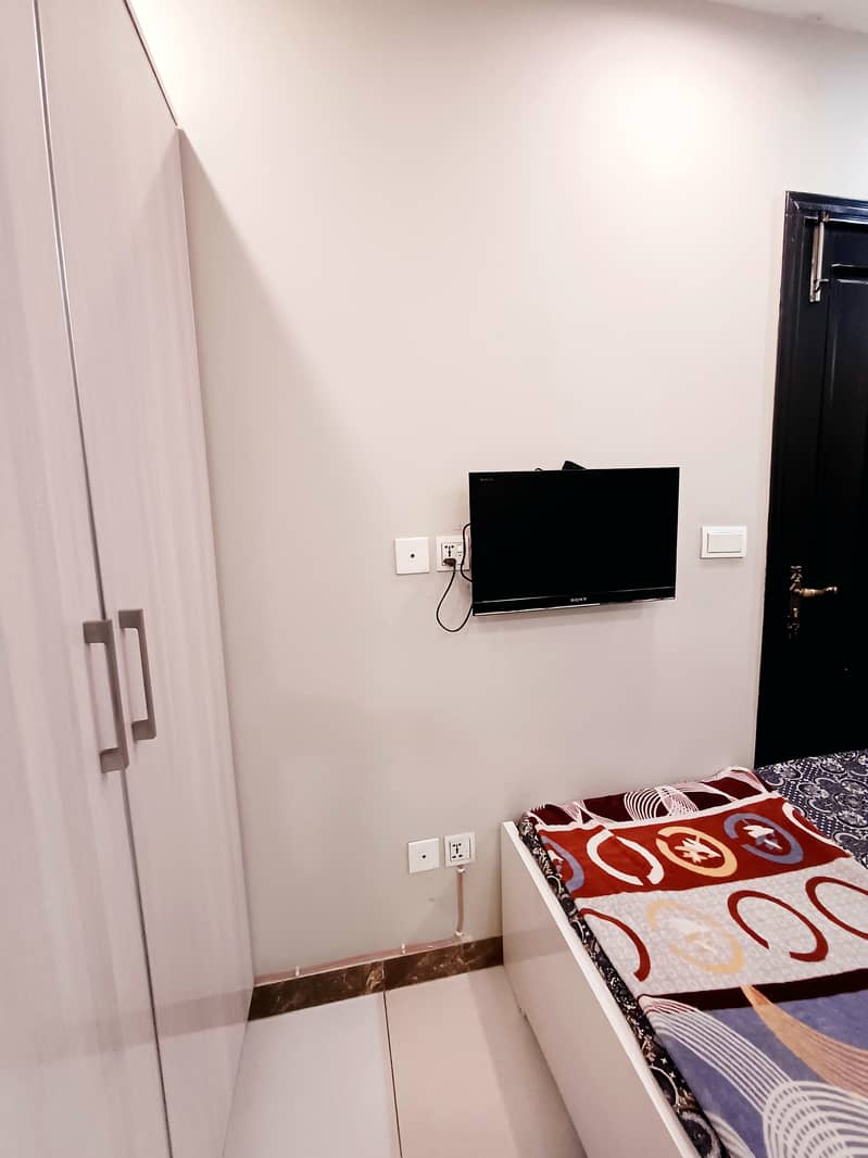 Luxury Independent room available for Rent on daily basis 4