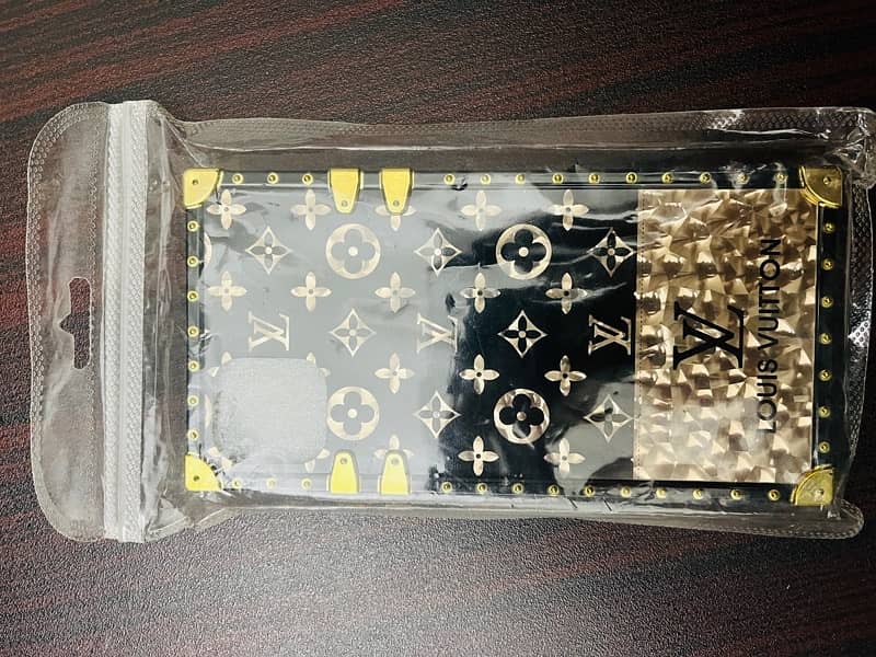 iphone 11 pro max LV cover 2