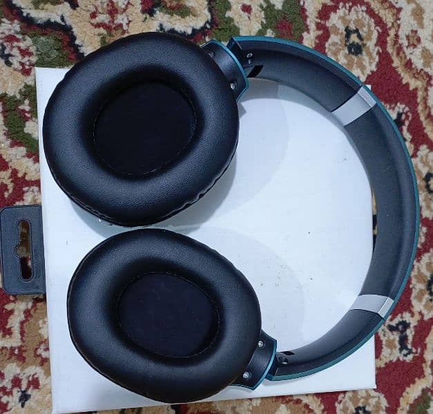 Extra bass SOUND AND GOOD CONDITION 2