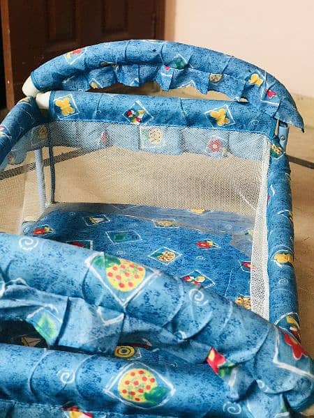 Baby cot in brand new condition 2