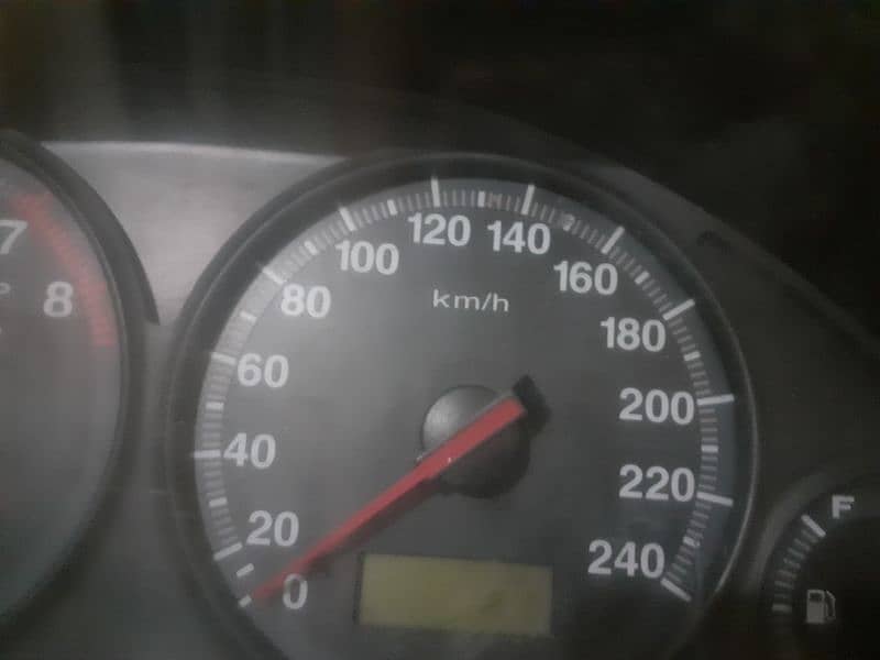 Honda civic 2001 geniun speedometer 7