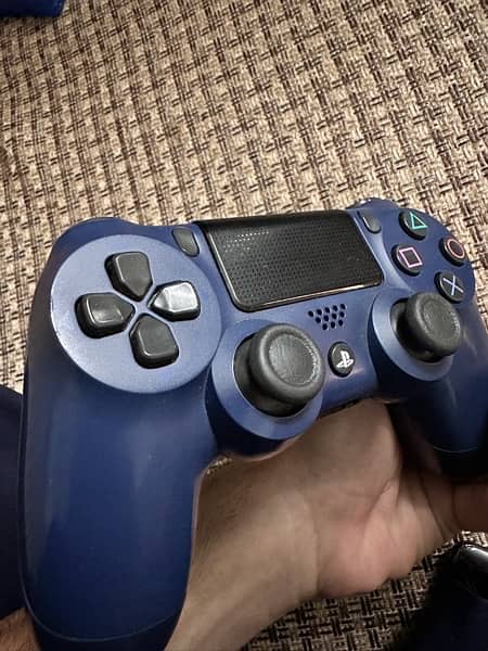 PS4 DualShock 4 Controller 0