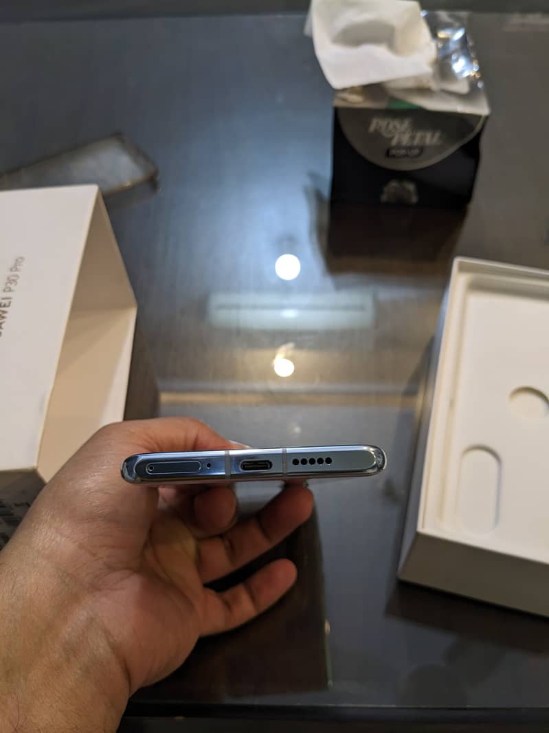 Huawei P30 Pro, 128 Gb 10/10 scratch less, Non PTA, Sim time available 4