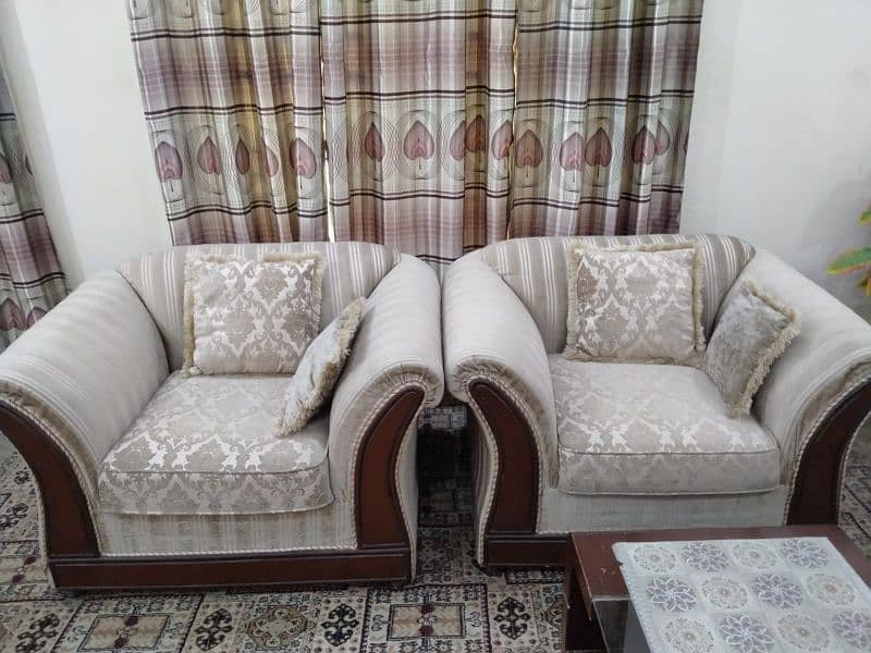 7 seater new sofa full new condition 4