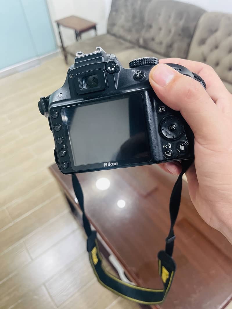 Nikon D 3300 | only body with bag, charger and 2 batteries 0