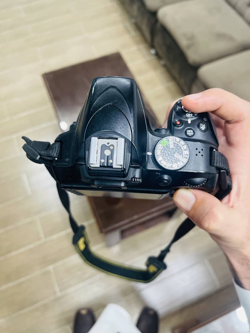 Nikon D 3300 | only body with bag, charger and 2 batteries 4