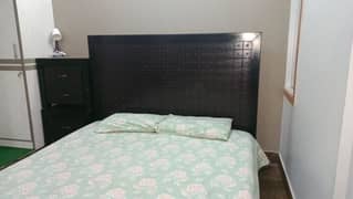 Queen size branded bed