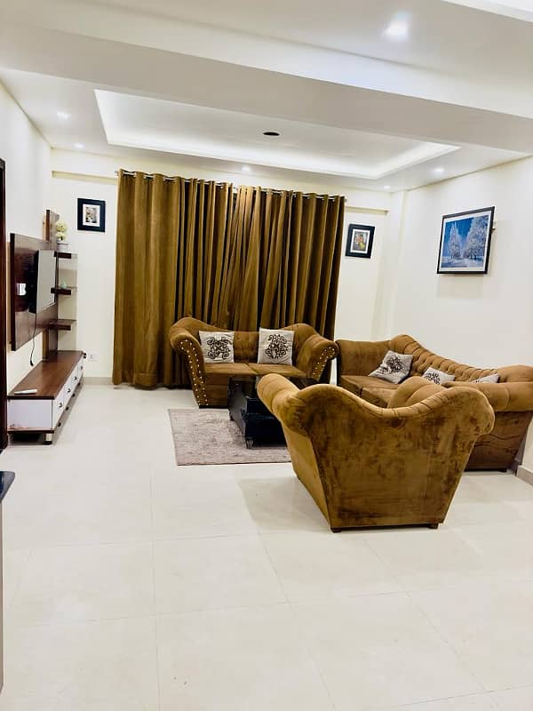 Two beds Luxury appartment on daily basis for rent in bahria town LHR 1