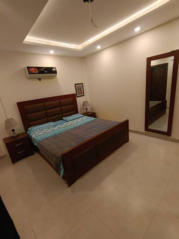 Two beds Luxury appartment on daily basis for rent in bahria town LHR 8