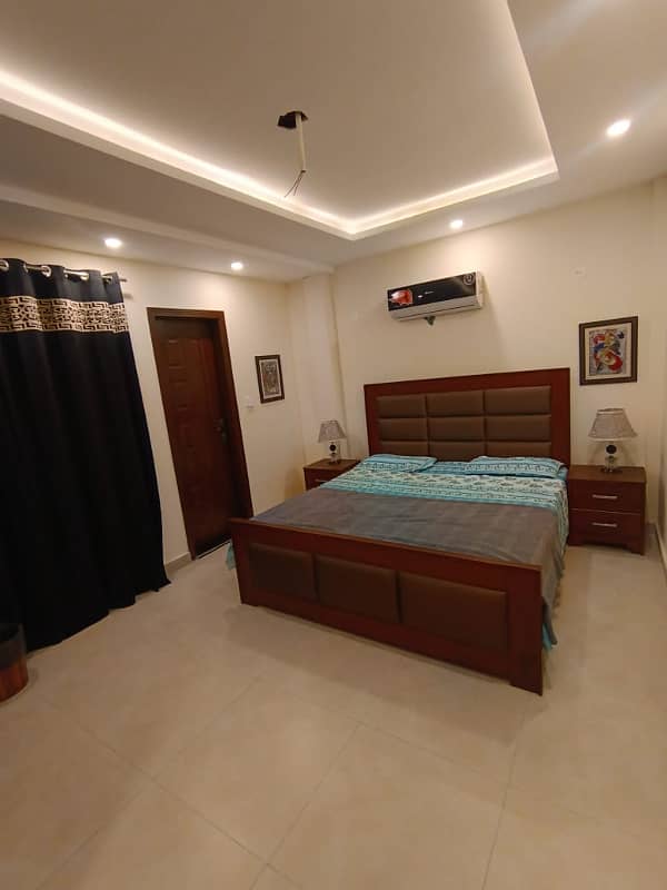 Two beds Luxury appartment on daily basis for rent in bahria town LHR 9