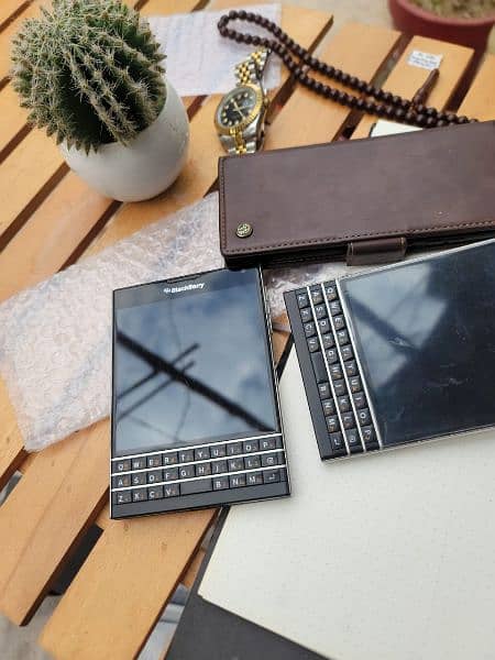 BlackBerry passport in lush condition (Pta official approved) 1