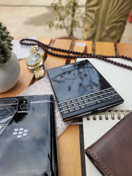 BlackBerry passport in lush condition (Pta official approved) 6