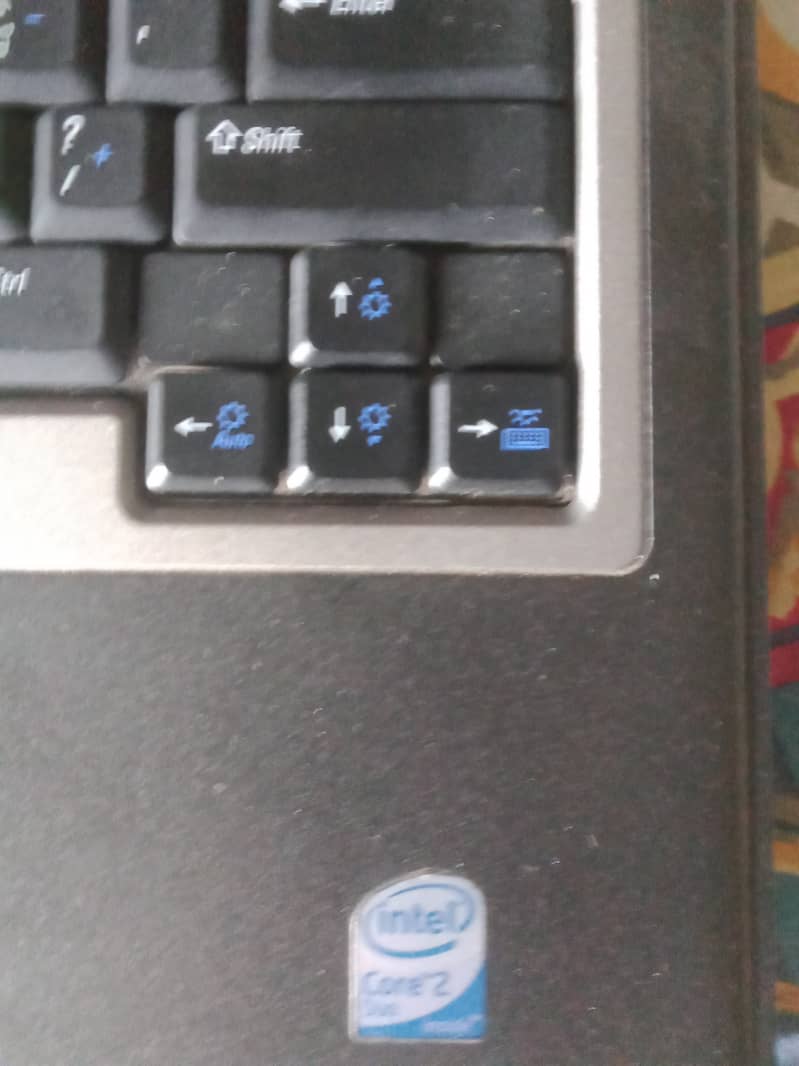 Dell latitude D630 Laptop 4