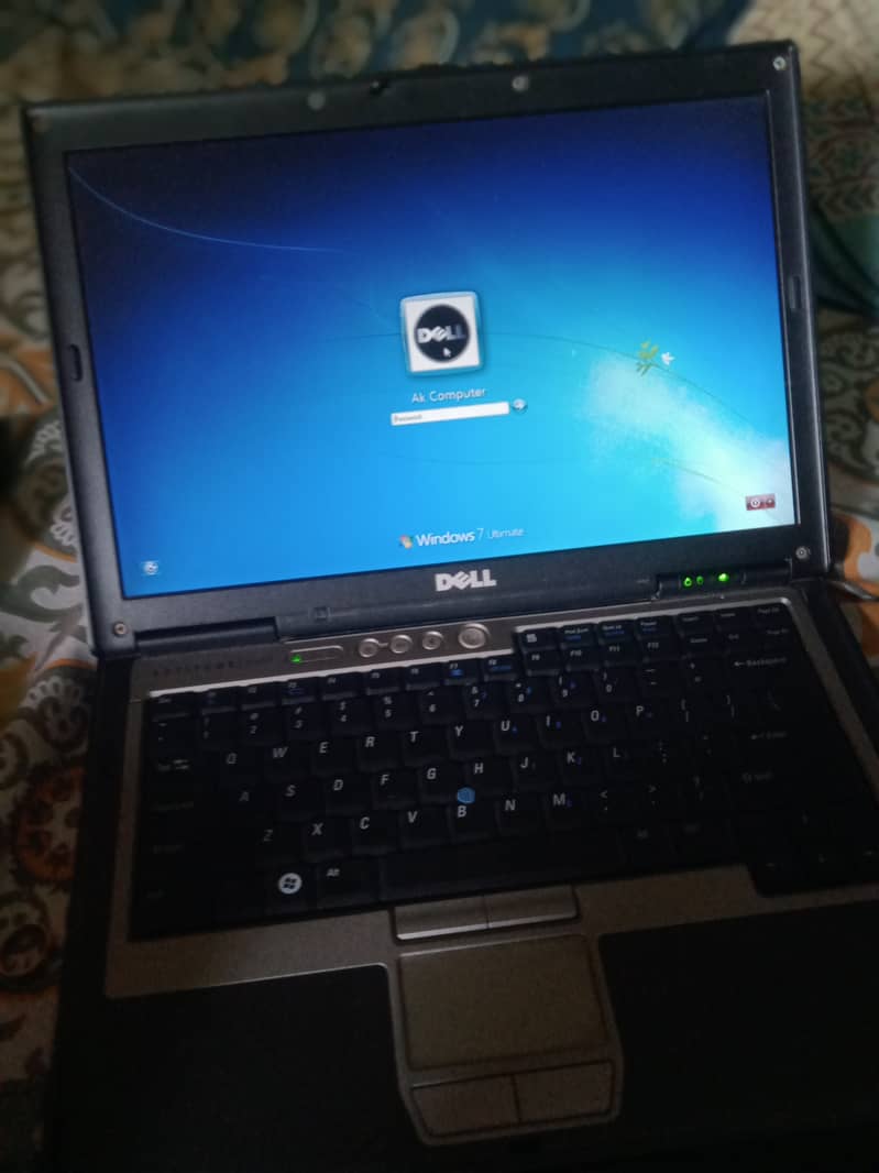 Dell latitude D630 Laptop 7