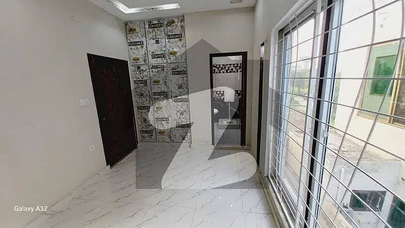 3 MARLA BRAND NEW MOST BEAUTIFUL PRIME LOCATION HOUSE FOR SALE IN NEW LAHORE CITY PH 2. 4