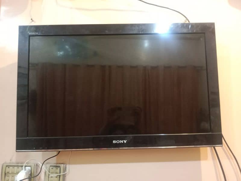 sony lcd/32 inches/ condition 10/10 2