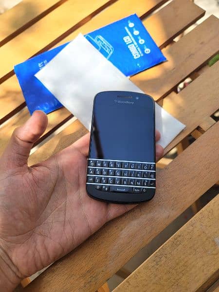 BlackBerry Q10 in lush condition (pta official approved ) 1