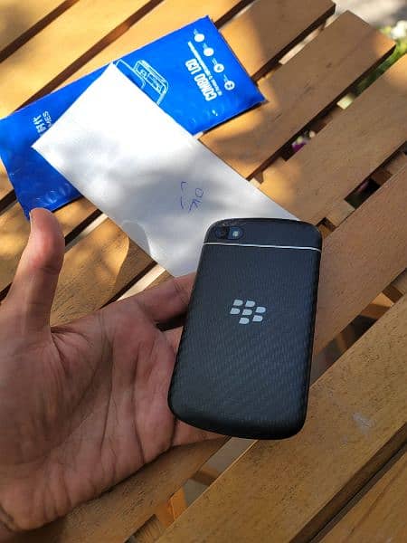 BlackBerry Q10 in lush condition (pta official approved ) 4