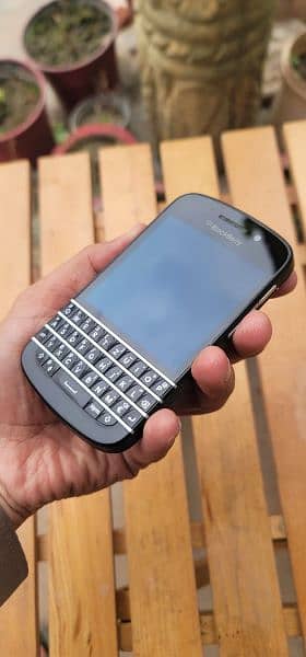 BlackBerry Q10 in lush condition (pta official approved ) 6
