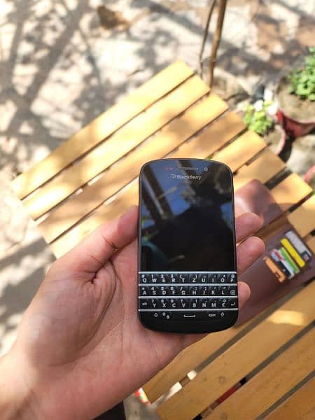 BlackBerry Q10 in lush condition (pta official approved ) 11
