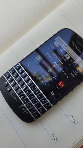 BlackBerry Q10 in lush condition (pta official approved ) 12