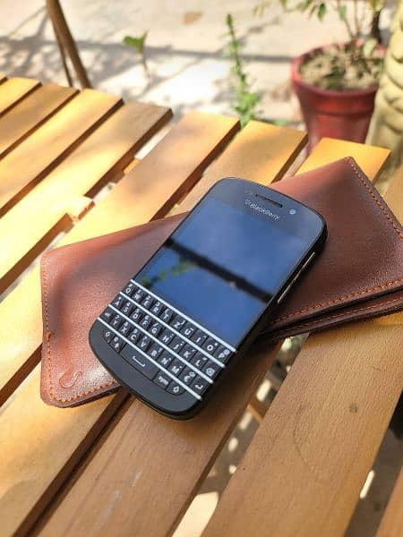 BlackBerry Q10 in lush condition (pta official approved ) 14