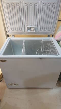 Deep freezer