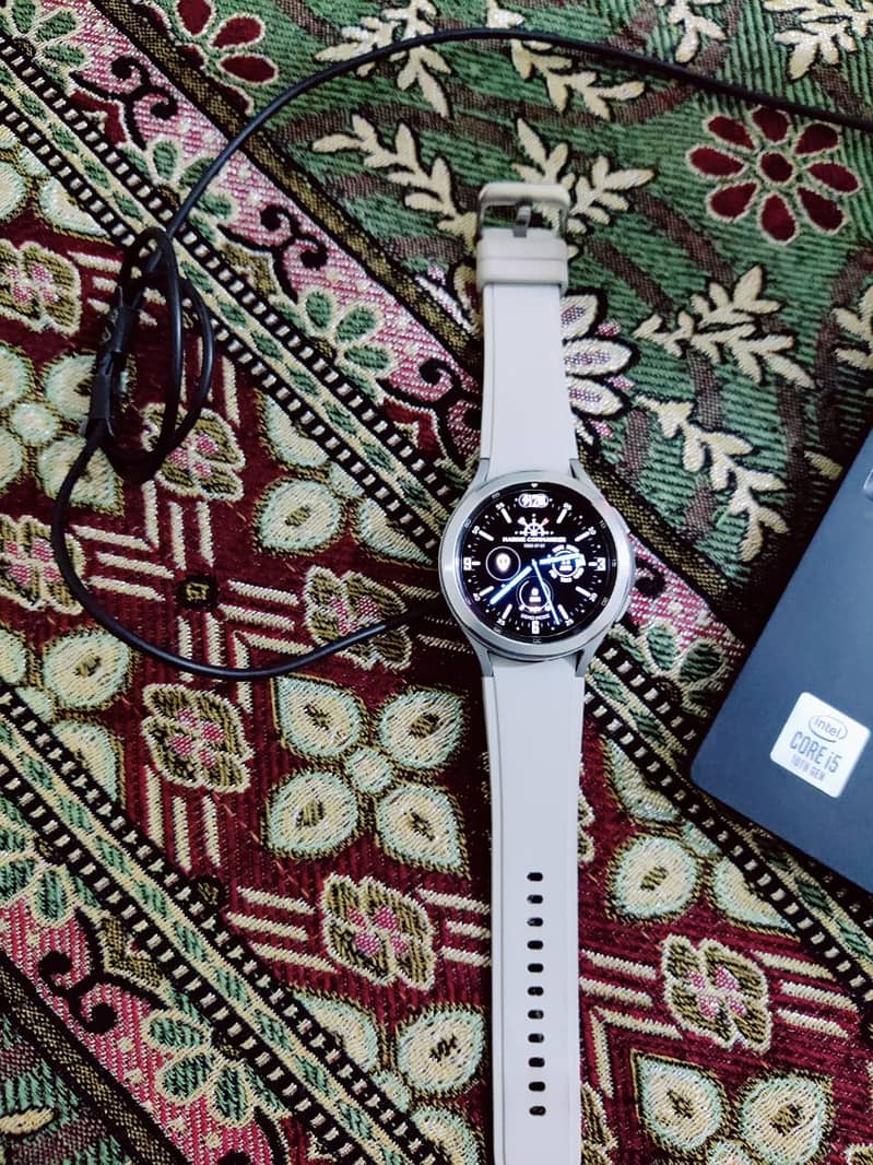Samsung Galaxy Watch 4 Classic (46mm) 1