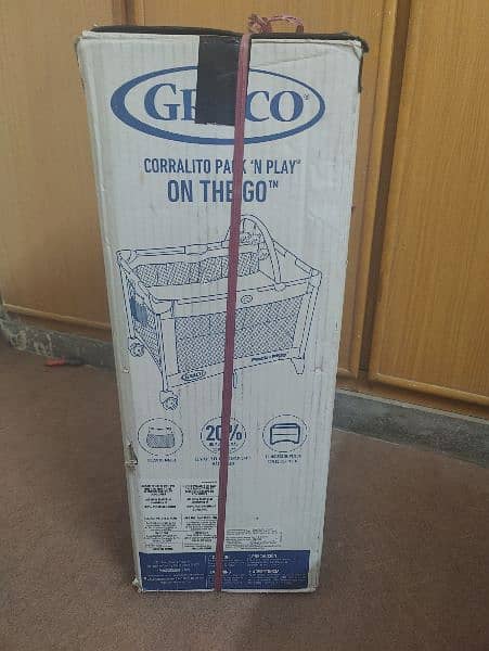 Graco Baby cot pack and play and Tinnies carrycot 4