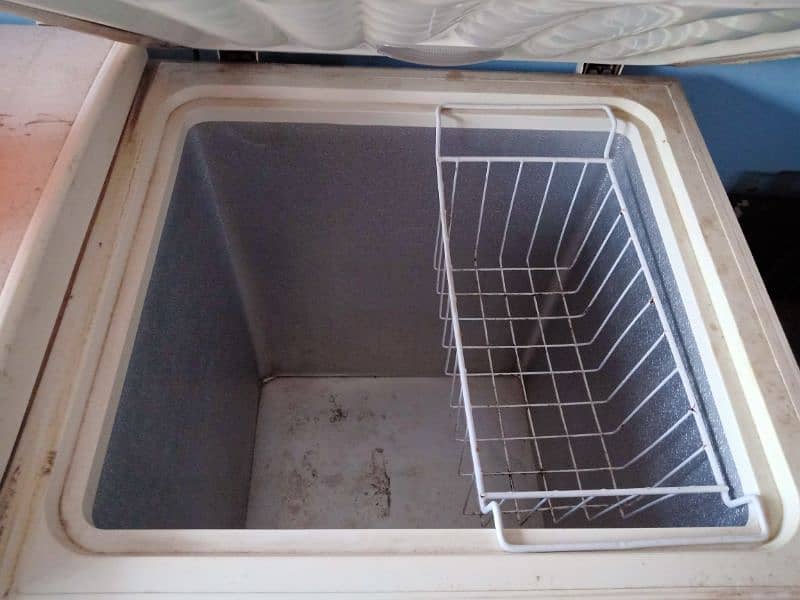 DEEP FREEZER DOUBLE DOOR URGENT SALE 3